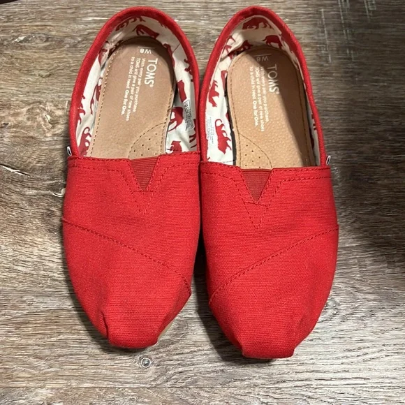 TOMS slip on shoes, size W8 - Picture 3 of 4